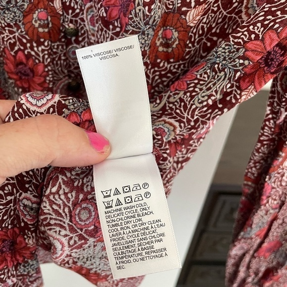 Lucky Brand floral long sleeve blouse with button details and tie wrists small - Picture 4 of 10